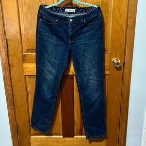 Levi Perfect Waist Straight Leg Jean